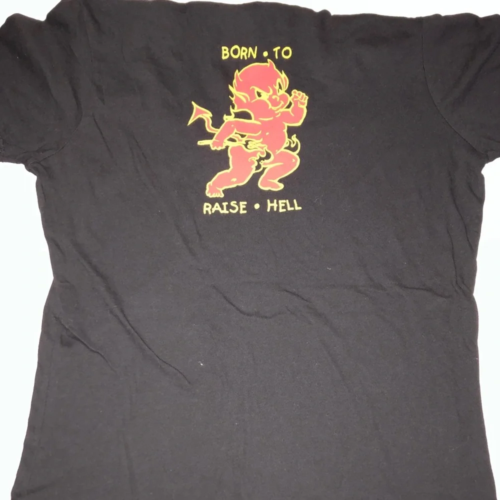 Bettie Page Pinup T-shirt - Picture 2 of 3